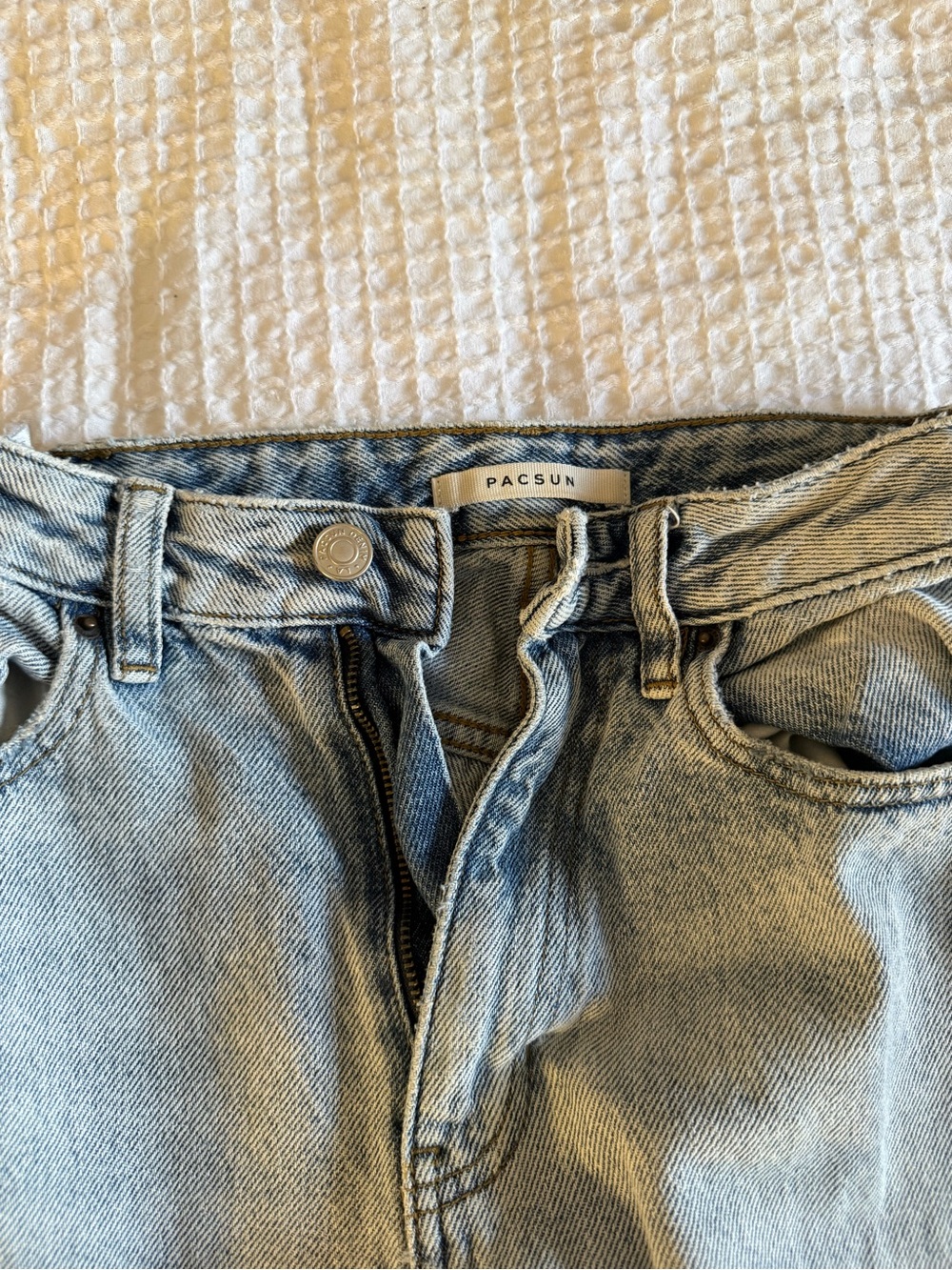 PacSun Light Wash High-Rise Jeans